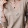 pull beige col v étoile sarah john